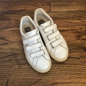 Veja velcro sneakers :)